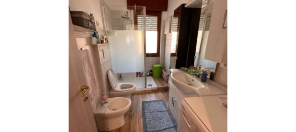 3 bedrooms Apartment in Genoa, Italy No. 318010 9