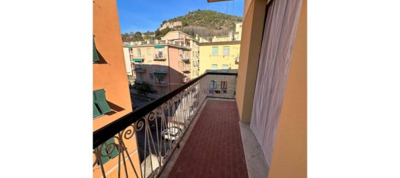 3 bedrooms Apartment in Genoa, Italy No. 318010 2