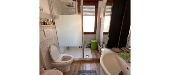 3 bedrooms Apartment in Genoa, Italy No. 318010 8