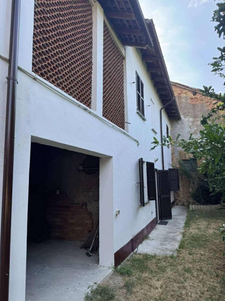 Casa de 2 dormitorios en Semiana, Italy No. 318944