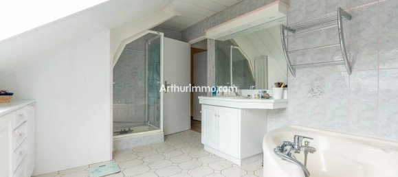 5 bedrooms House in Santeny, France No. 321789 13