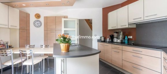 5 bedrooms House in Santeny, France No. 321789 3