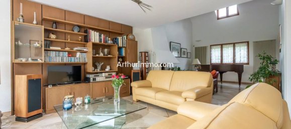 5 bedrooms House in Santeny, France No. 321789 4