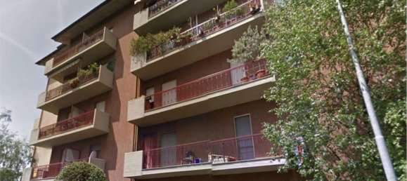 4 rooms Apartment in Bergamo, Italy No. 5908 2