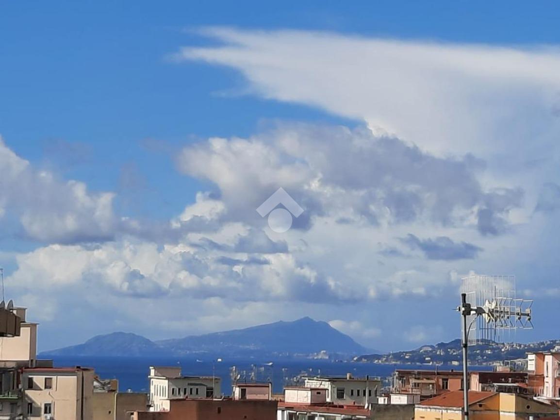 4غرفة شقة في Portici, Italy رقم 236875