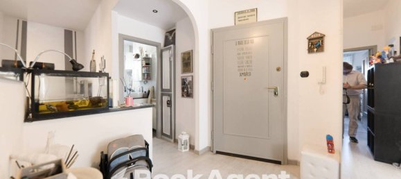 2 bedrooms Apartment in Genoa, Italy No. 264648 2