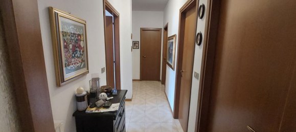 Квартира с 5 комнатами в Беневенто, Италия № 2037 7