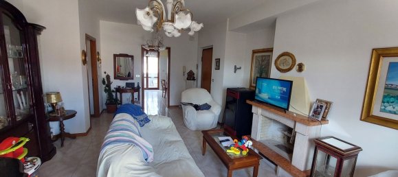 Квартира с 5 комнатами в Беневенто, Италия № 2037 16