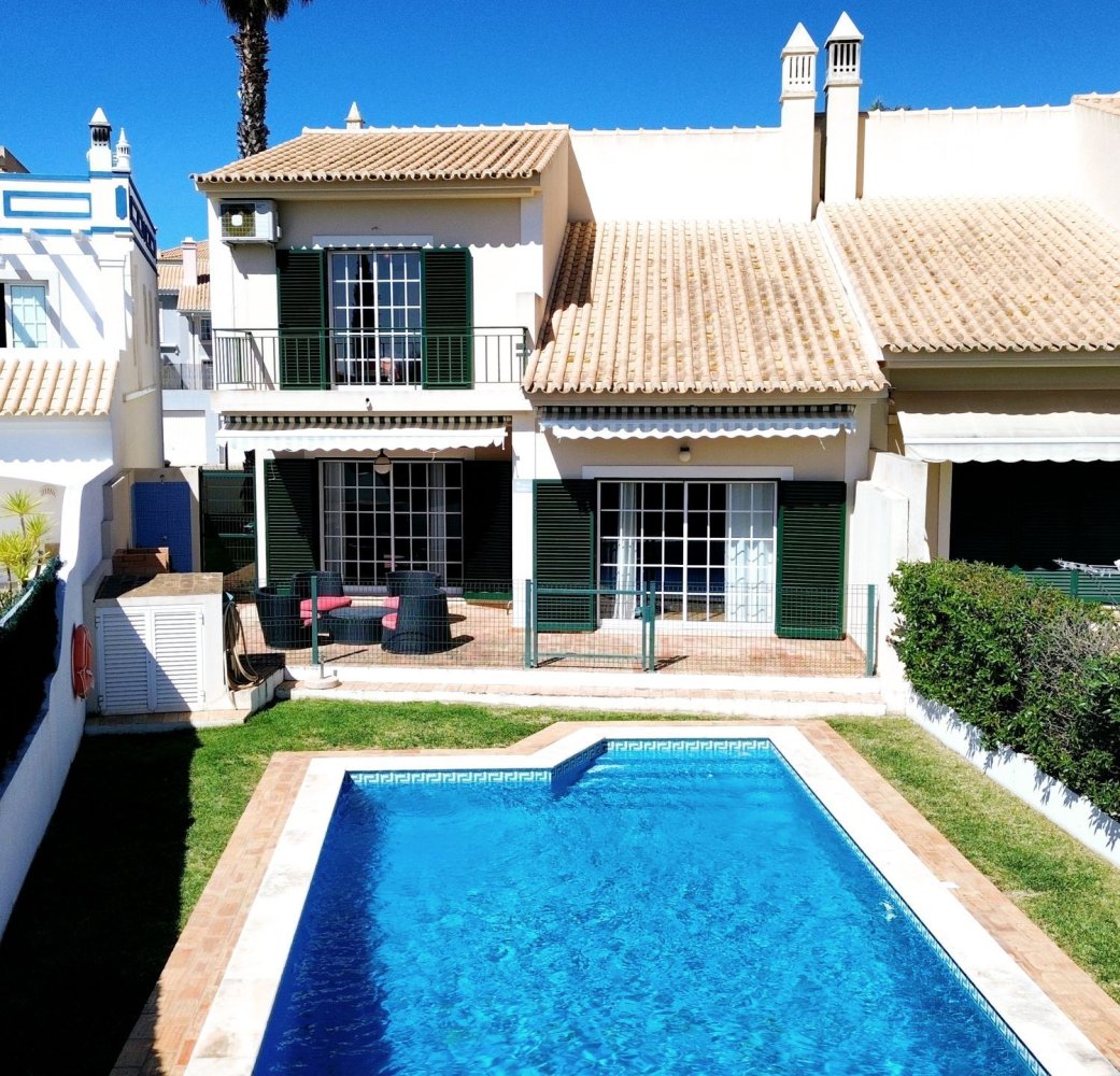 3 bedrooms House in Quarteira, Portugal No. 23455