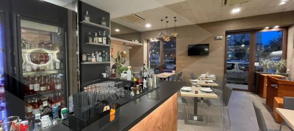 Коммерческая недвижимость с 1 комнатой в Бари, Италия № 18771 8