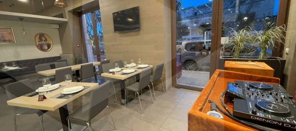 Коммерческая недвижимость с 1 комнатой в Бари, Италия № 18771 7