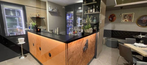 Коммерческая недвижимость с 1 комнатой в Бари, Италия № 18771 9