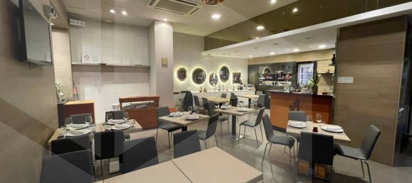 Коммерческая недвижимость с 1 комнатой в Бари, Италия № 18771 5