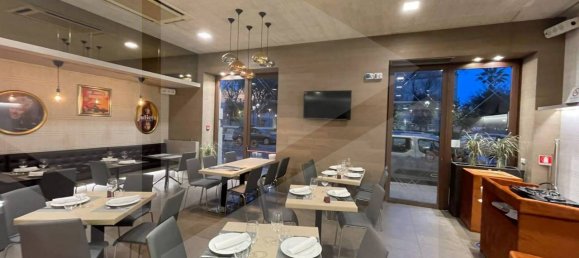 Коммерческая недвижимость с 1 комнатой в Бари, Италия № 18771 14