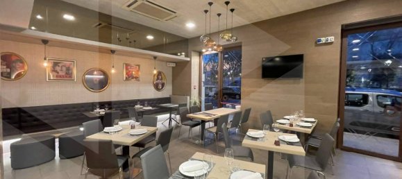 Коммерческая недвижимость с 1 комнатой в Бари, Италия № 18771 3