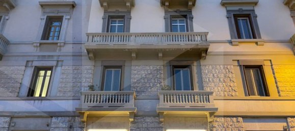 Коммерческая недвижимость с 1 комнатой в Бари, Италия № 18771 11