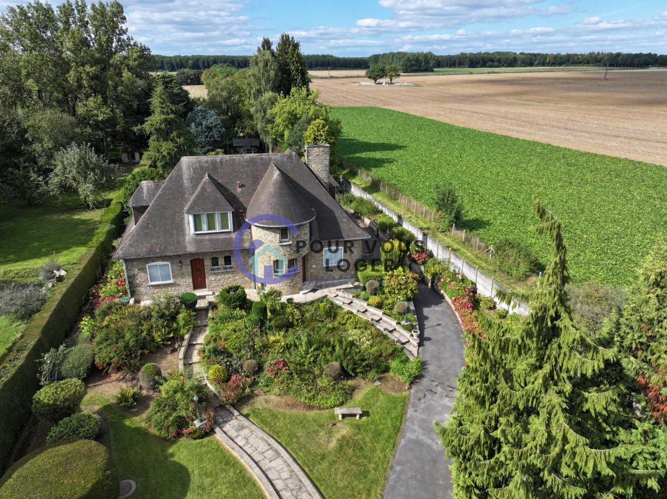 4 bedrooms Castles in Thelus, France No. 75798