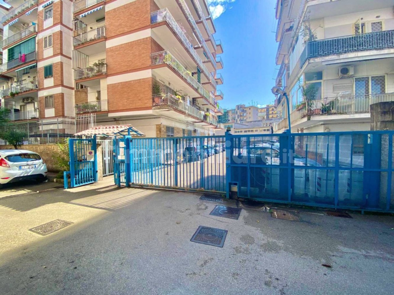 2 bedrooms Apartment in Naples, Italy No. 142211