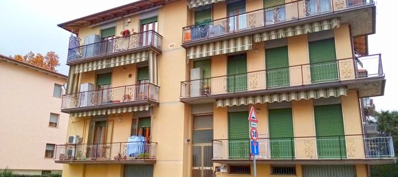 5 rooms Apartment in Arezzo, Italy No. 43914 3