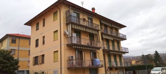 5 rooms Apartment in Arezzo, Italy No. 43914 4