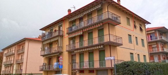 5 rooms Apartment in Arezzo, Italy No. 43914 2