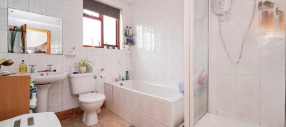 4 bedrooms Commercial property in Harrow, United Kingdom No. 13446 9