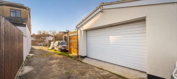 4 bedrooms Commercial property in Harrow, United Kingdom No. 13446 12