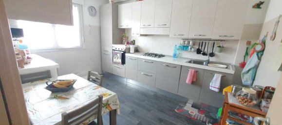 3 rooms Apartment in La Spezia, Italy No. 157439 5