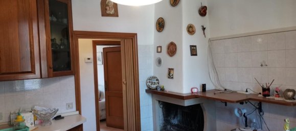4 rooms Apartment in Poggibonsi, Italy No. 191461 2