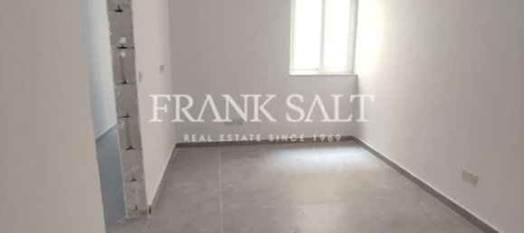 1 bedroom Penthouse in Fgura, Malta No. 2997 2