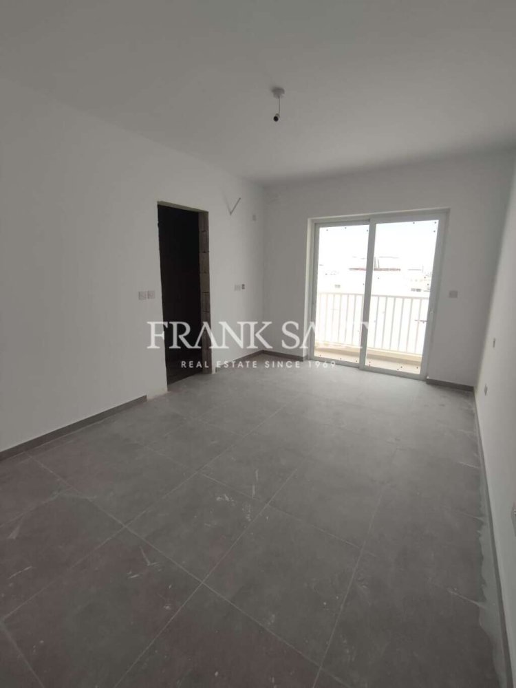 1 bedroom Penthouse in Fgura, Malta No. 2997