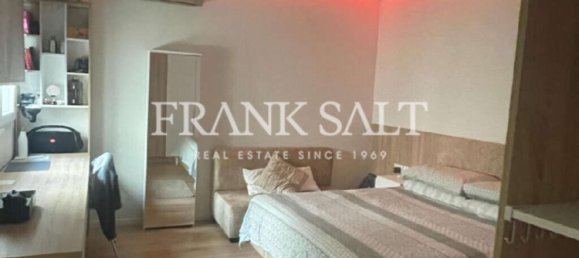 3 bedrooms Penthouse in Sliema, Malta No. 2682 10