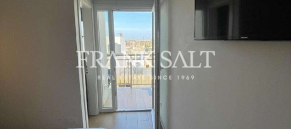3 bedrooms Penthouse in Sliema, Malta No. 2682 7