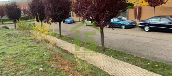 974m² Land in Sariegos, Spain No. 91465 9