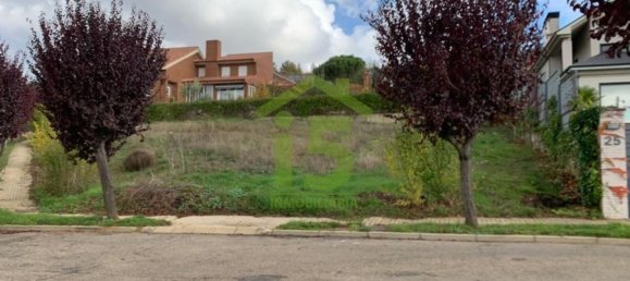 974m² Land in Sariegos, Spain No. 91465 4