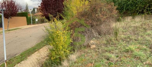 974m² Land in Sariegos, Spain No. 91465 5