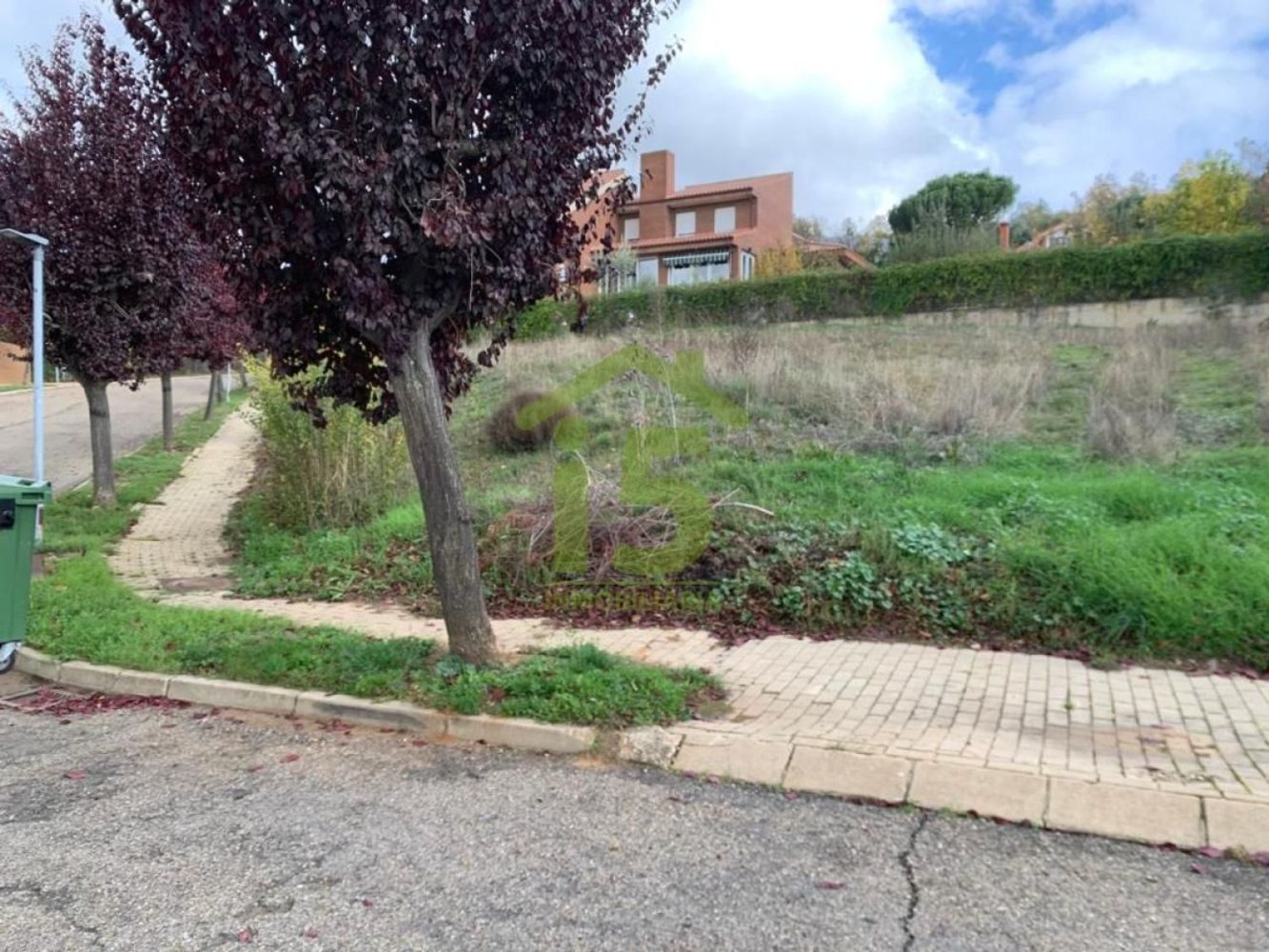 974m² Land in Sariegos, Spain No. 91465