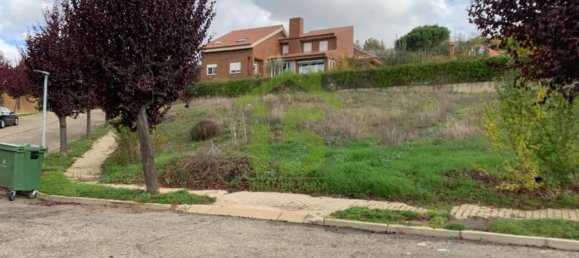 974m² Land in Sariegos, Spain No. 91465 6