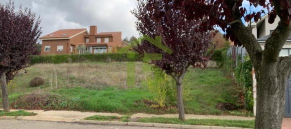 974m² Land in Sariegos, Spain No. 91465 2