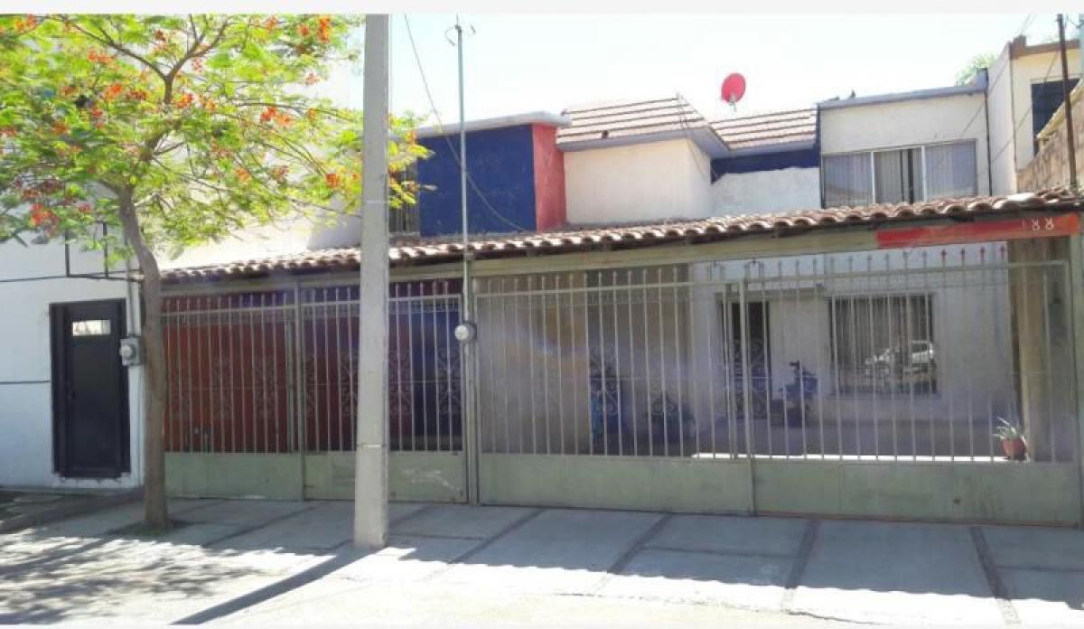 Casa de 3 dormitorios en Playa Vicente, Mexico No. 165490