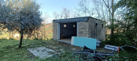 4 bedrooms House in Mogliano, Italy No. 93721 9