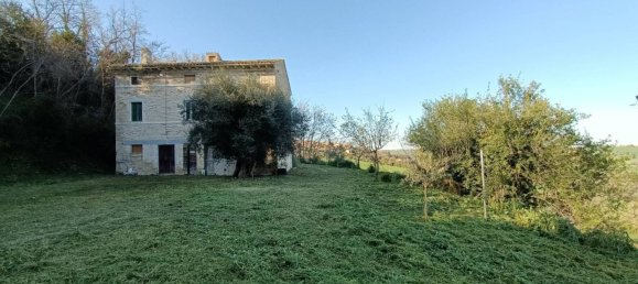 4 bedrooms House in Mogliano, Italy No. 93721 2