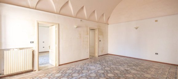 13 rooms Apartment in Salice Salentino, Italy No. 149403 2