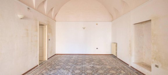 13 rooms Apartment in Salice Salentino, Italy No. 149403 3