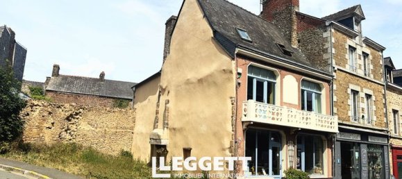 3 bedrooms House in Mayenne, France No. 301884 2