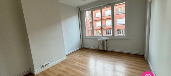 2 bedrooms Apartment in Valenciennes, France No. 153767 3
