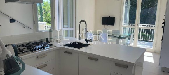 5 bedrooms Villa in Montignoso, Italy No. 48027 20