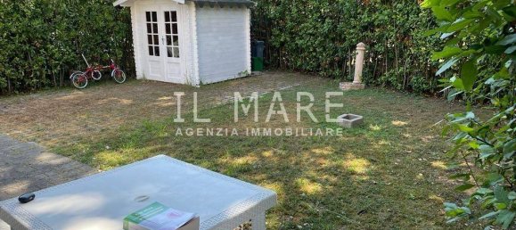 5 bedrooms Villa in Montignoso, Italy No. 48027 27