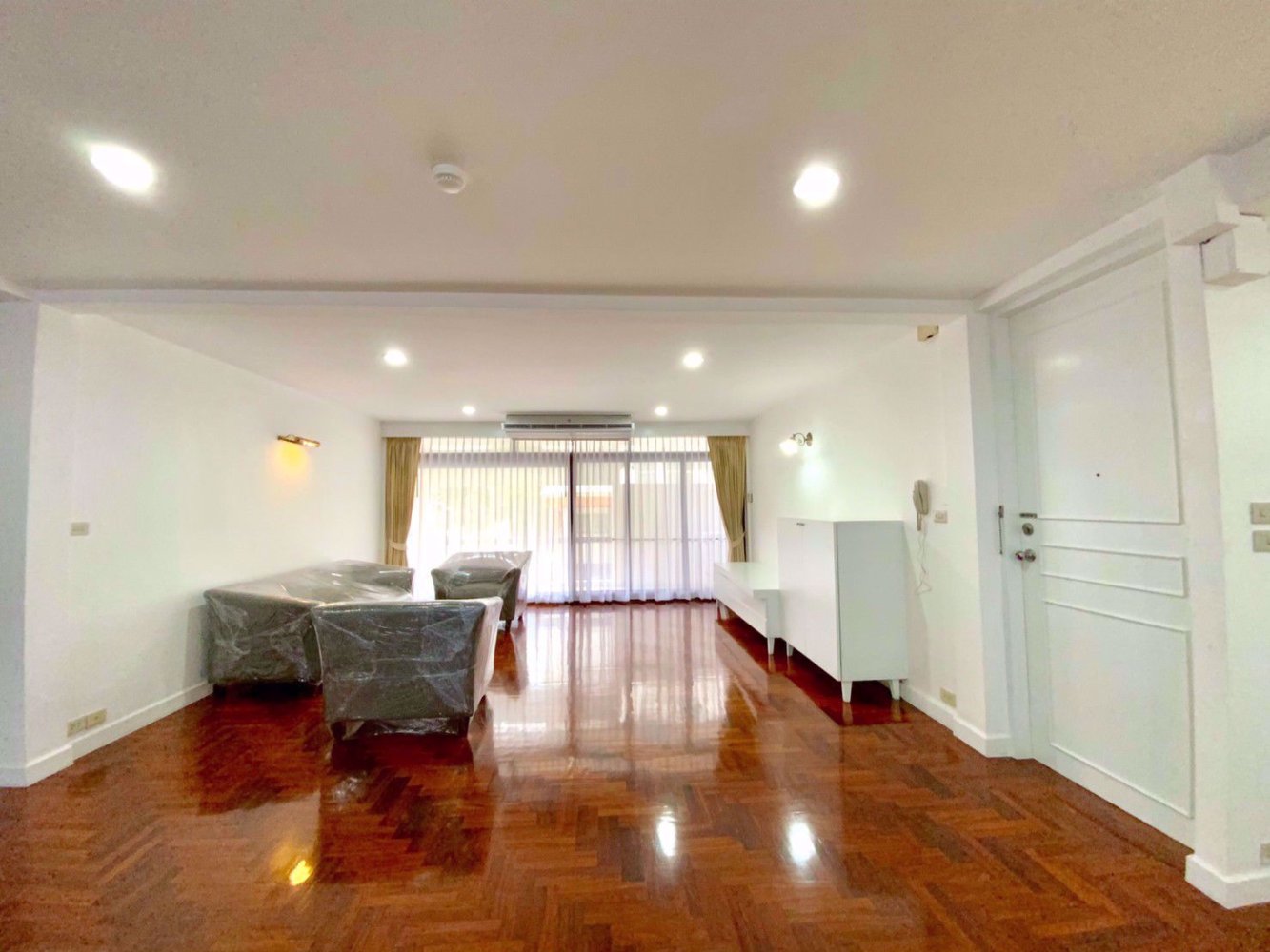 2 bedrooms Condo in Watthana, Thailand No. 9532