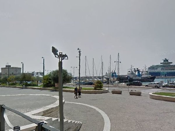 2 rooms Commercial property in Civitavecchia, Italy No. 85616